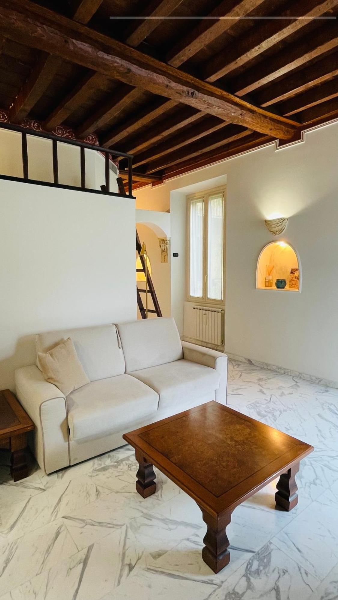 Charming Flat, Central And Close To Metro Mailand Exterior foto
